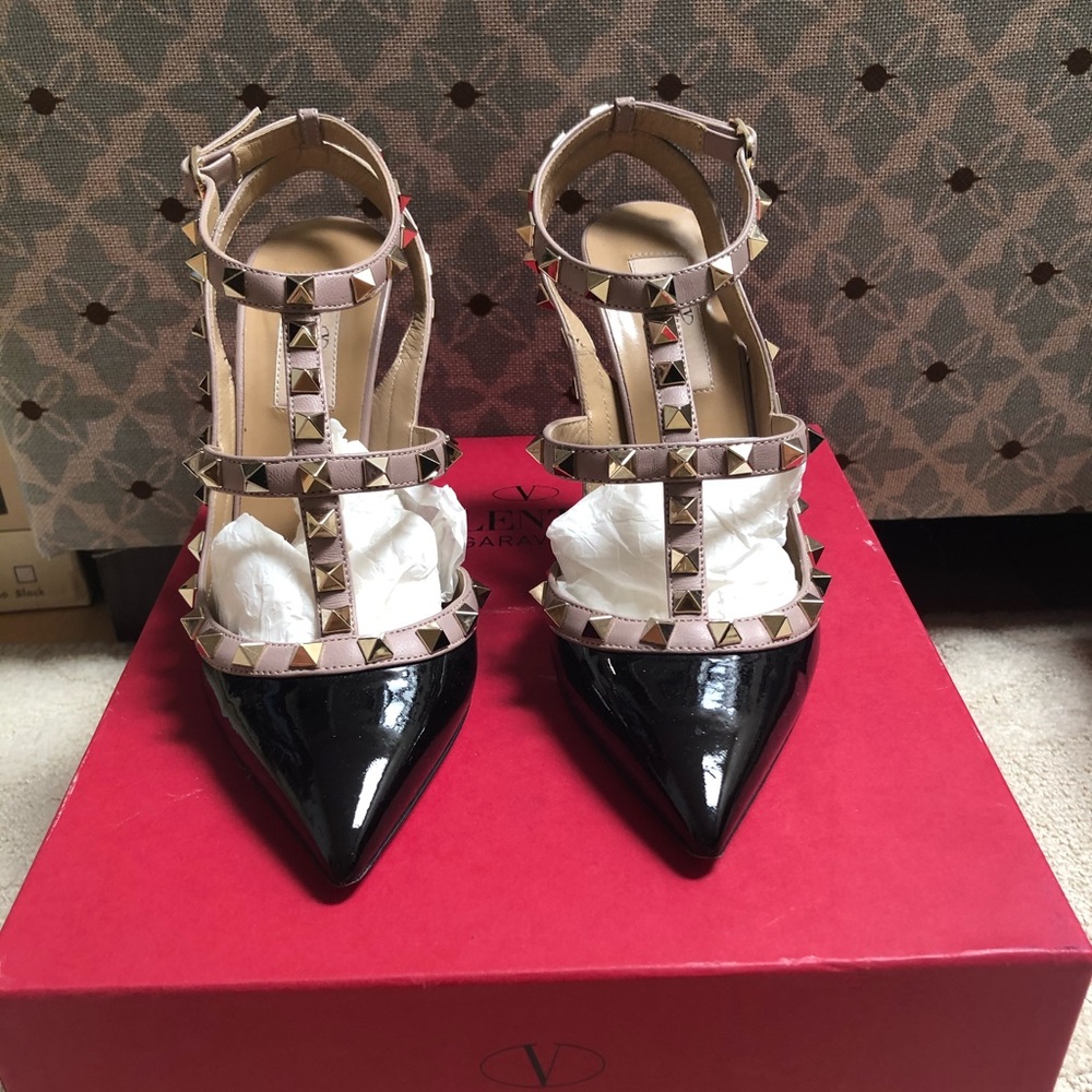 Valentino Garavani Rockstud pointed toe heels